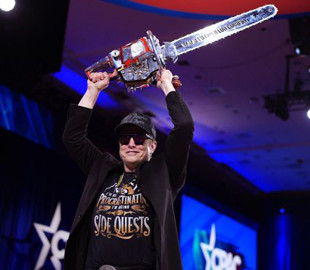 У Трампа повертають на роботу сотні звільнених Маском держслужбовців, - ЗМІ