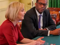 Ліз Трасс відступила на крок, щоб утримати Британію від скочування в глибоку кризу