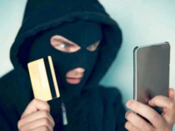 Аферисти, прикриваючись «службою безпеки банку», викрали у жителя Тернопільського району 160 тисяч гривень