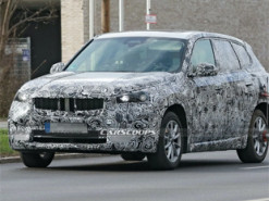 BMW iX1 пополнит семейство электрических кроссоверов