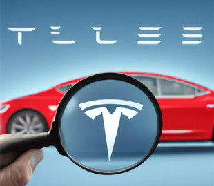 Tesla змусили відкликати мільйони машин через маленький шрифт