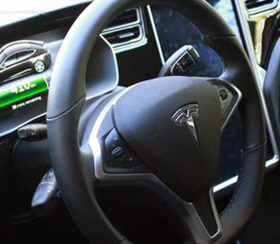 Успіхи Tesla вражають аналітиків: проведено цікаве опитування