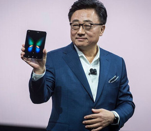 Samsung признала, что представила Galaxy Fold недоработанным