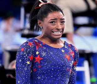 Багаторазову олімпійську чемпіонку зростом 142 см прийняли за дитину, вручивши незвичайний подарунок