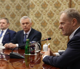 Туск проводить термінову нараду через атаки на енергетичну інфраструктуру Польщі