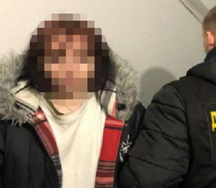 У столиці затримали дівчину, яка продавала наркотики та психотропи