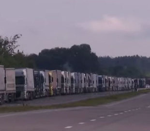 Україна і Польща домовились про відкриття додаткового пункту пропуску, щоб зменшити рекордні черги на кордоні