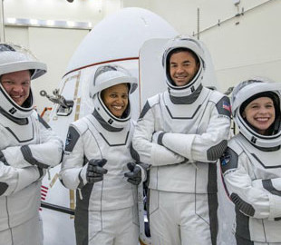 Названа дата и время запуска первой гражданской миссии SpaceX