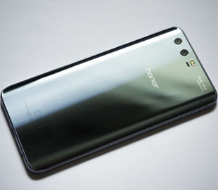 Новый бюджетный флагман Huawei показали на первой фотографии