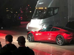 Tesla начала собирать в Неваде производственную линию для выпуска электрических грузовиков Tesla Semi