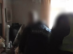 У Києві чоловіка підозрюють у розбещенні дітей та розповсюдженні порнографії