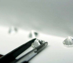 Суперкомп’ютер зміг змоделювати матеріал, який міцніший за алмаз