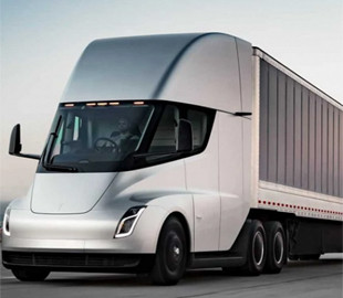 Tesla починає приймати замовлення на свою напівелектричну вантажівку з запасом ходу 500 миль