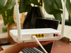 Раз на тиждень потрібно натискати одну кнопку на роутері: інтернет не буде гальмувати