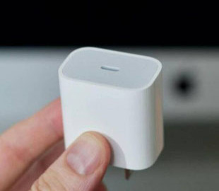 Чому виробники смартфонів перестали класти зарядні пристрої в коробку