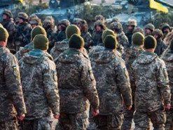 Повістки вручать усім: на який термін повинні мобілізувати в українську армію