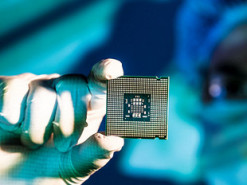 Процессоры Intel может начать производить Samsung или TSMC