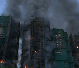 У Гонконзі заарештовано чоловіка за дописи про смертоносну пожежу в соцмережах