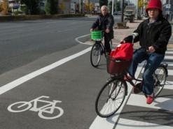 В Японії каратимуть за використання телефону під час їзди на велосипеді