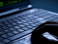 Трамп подтвердил кибератаку США на российскую "фабрику троллей"