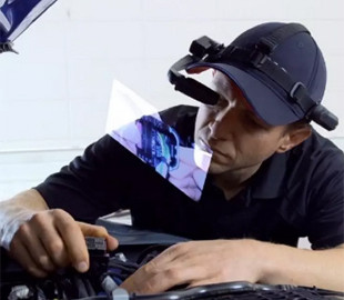 Facebook научилась встраивать очки дополненной реальности в головные уборы