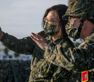 Поблизу Тайваню виявлено 45 китайських літаків