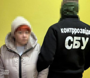 Контррозвідка у Хмельницькому затримала 60-річну агентку фсб, яка шпигувала за військовими