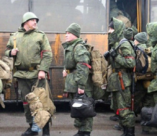 «Плюшки» для «чмобіків»: баран, дрова та овочевий набір