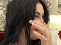 Анастасія Приходько показала себе на кумедному фото, яке в новорічну ніч зробив її чоловік