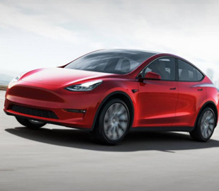 Новий електрокар Tesla викликав ажіотаж на ринку