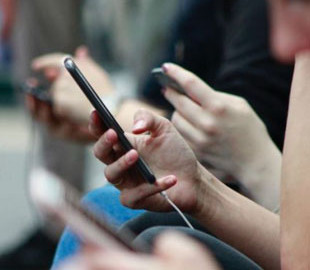 Українців попередили про способи стеження через смартфон