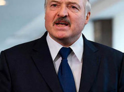 Лукашенко призвал отказаться от смартфонов и вернуться к кнопочным телефонам