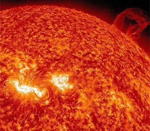 Вчені прогнозують “інтернет-апокаліпсис” через потужний спалах на Сонці