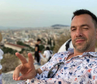 Чекаю онуків: Арестович розповів про дорослу доньку від першого шлюбу