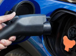 GM решила наделить зарядные станции для электромобилей общим удобным интерфейсом