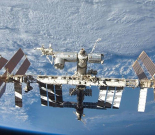 3D-принтер попал на МКС: астронавты будут печатать 3D-модели из лунного грунта