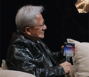 Керівник Nvidia Дженсен Хуанг публічно показав Samsung Galaxy Z Fold 8