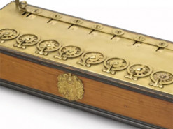 У Франції хотіли продати майже 400-річний калькулятор Паскаля: аукціон зірвали вчені й суд