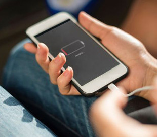 Чотири найкращі смартфони Android у 2023 році з найпотужнішою батареєю