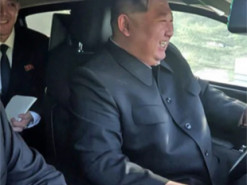 Кім Чен Ин незадоволений: зламалися обидва автомобілі Aurus, які дарував Путін, — соцмережі