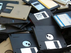 Ніколи не пізно. Уряд Японії скасував використання дискет у всіх своїх системах