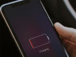 Чому швидко сідає батарея вашого смартфона: небезпечні фонові додатки