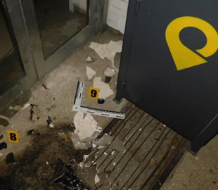 22-річний чоловік підпалив двері відділення Укрпошти, думаючи, що допомагає спецслужбам