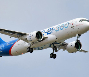 "Не долетить": російському пасажирському літаку МС-21 радикально урізали дальність