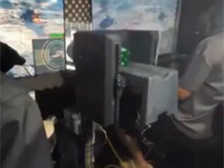 Стріляє пляшками коли: китайський геймер побудував повноцінний танковий симулятор