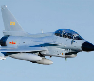 Китай навчив ШІ заправляти військові літаки: як працює ця дивовижна система