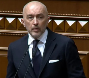 Нацбанк України «взяв до уваги» заяви про експертизу прапору з фото клієнтки monobank