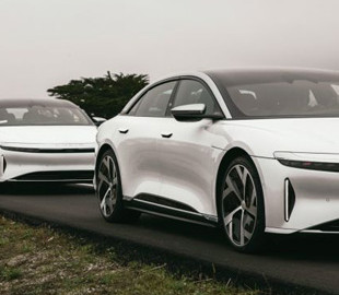 Саудовская Аравия в ближайшие 10 лет купит до 100 тыс. электромобилей Lucid