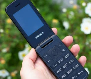 Чому у 2026 році люди знову купують кнопкові телефони замість смартфонів