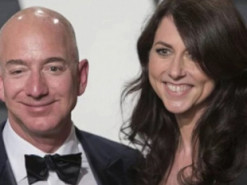 Экс-супруга Джеффа Безоса продолжает жертвовать миллиарды на благотворительность